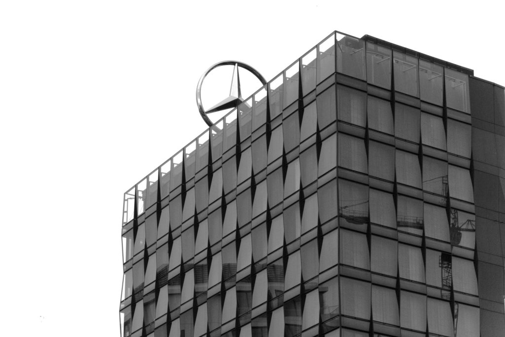 a black and white photo of a building